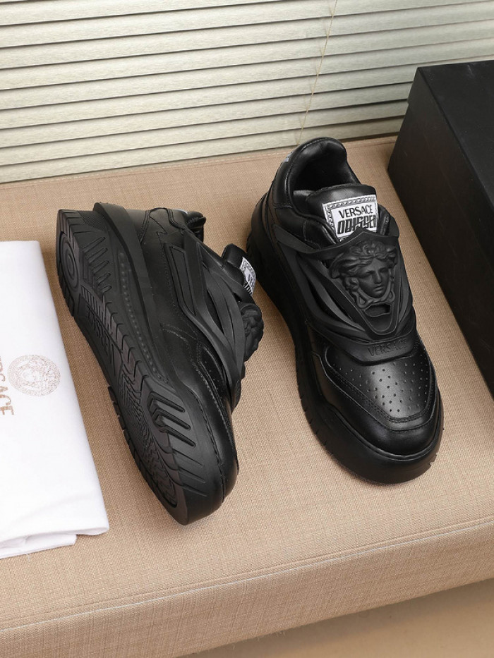 VERS SNEAKERS 112802