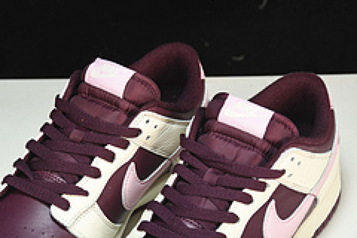 Nike Dunk Low SB DR9705-100