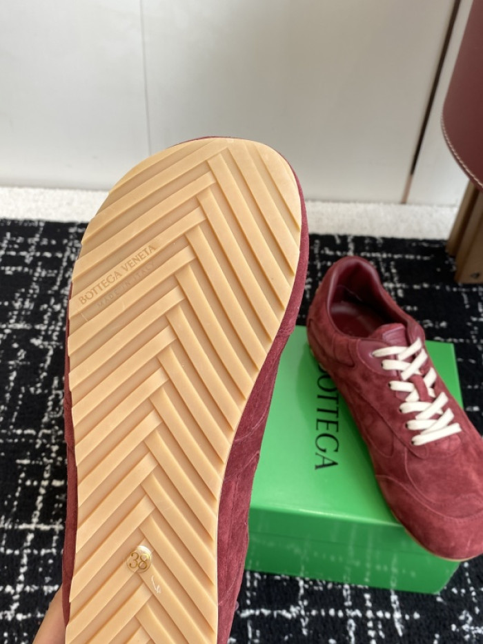 b0tt*ga Ven*ta sneaker