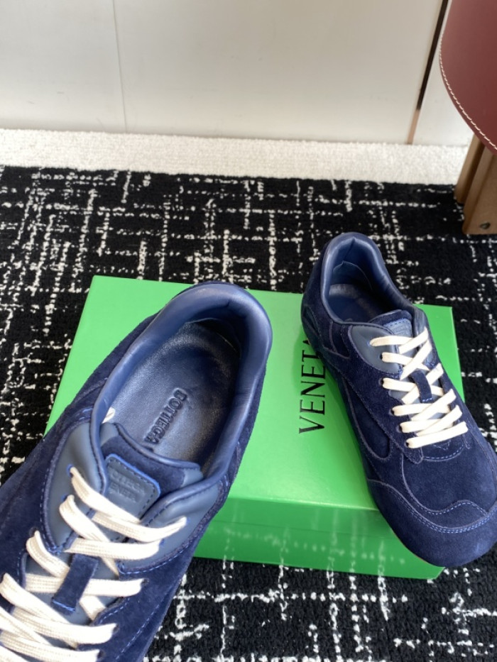 b0tt*ga Ven*ta sneaker