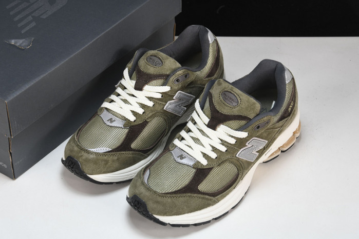 new Ba1an*e yeeshoes m2002rhn