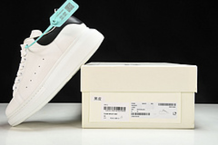 MQ Sneakers