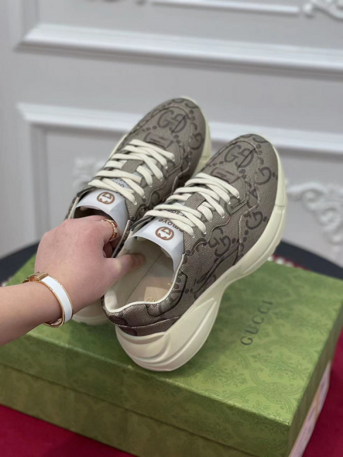 Gv*c sneaker