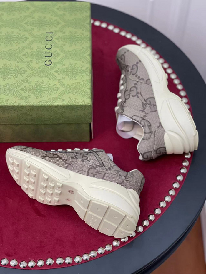 Gv*c sneaker