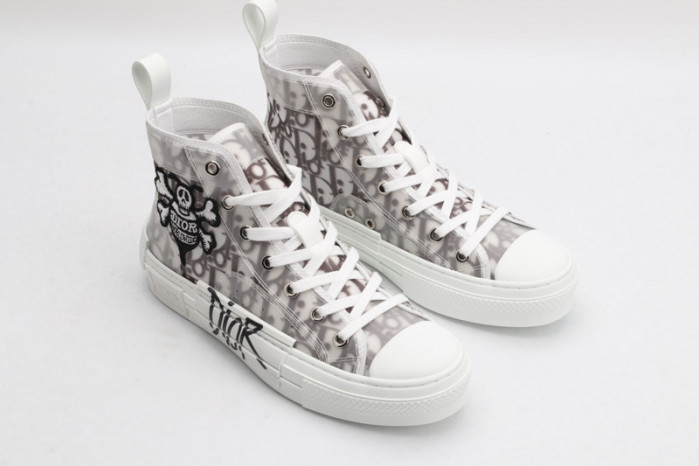 D10R B23 Oblique High Top Sneaker