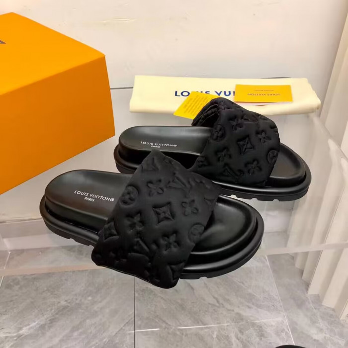 LV SLIPPERS