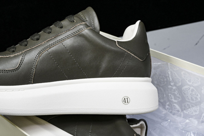 MQ Sneakers
