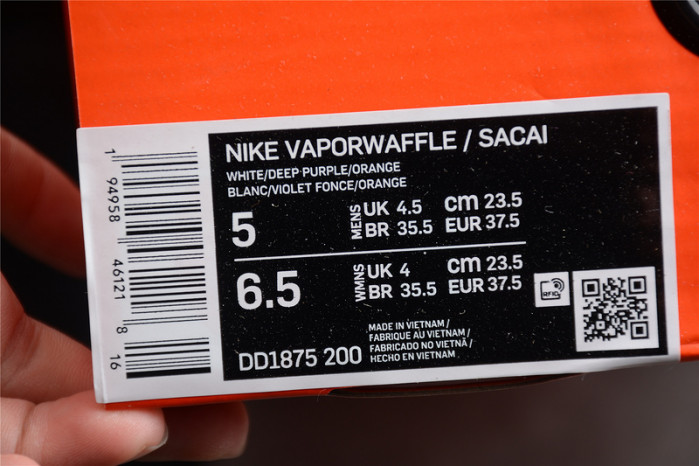 Sacai x Jean Paul Gaultier x Nk VaporWaffle DH9186-200