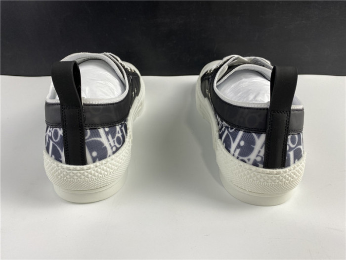 D10R B23 Sneakers Low Top